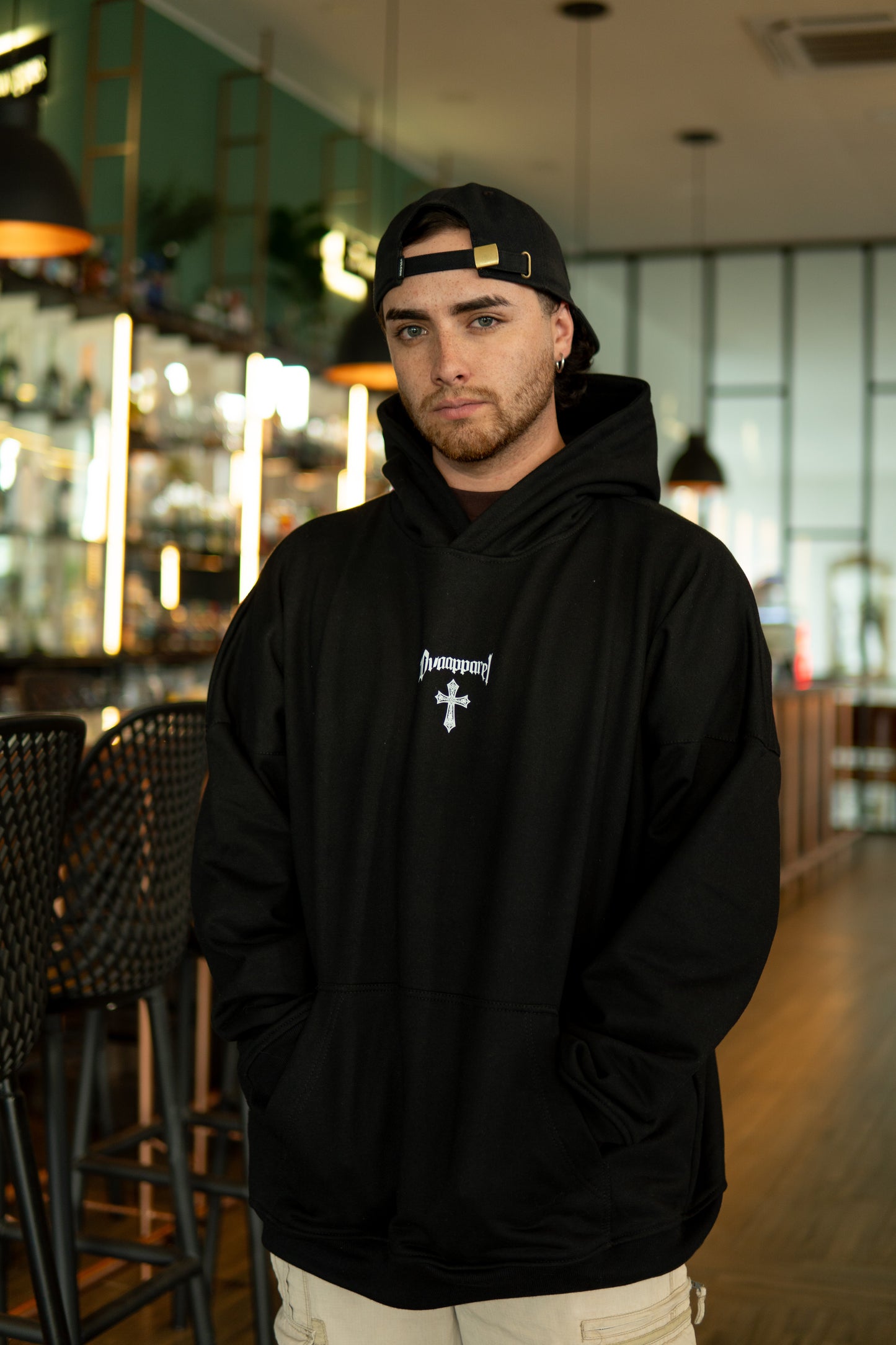 POLERON OVA APPAREL THE CROSS NEGRO